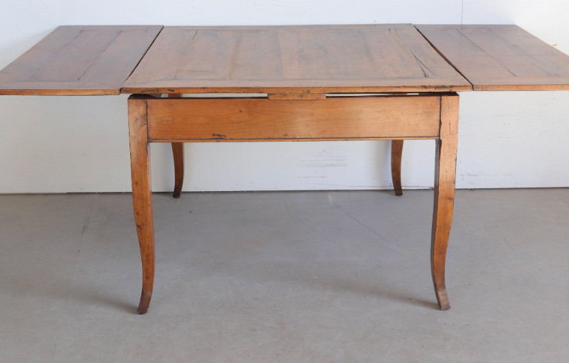 18th Century Venetian Cherrywood Square Table with Two Leaves