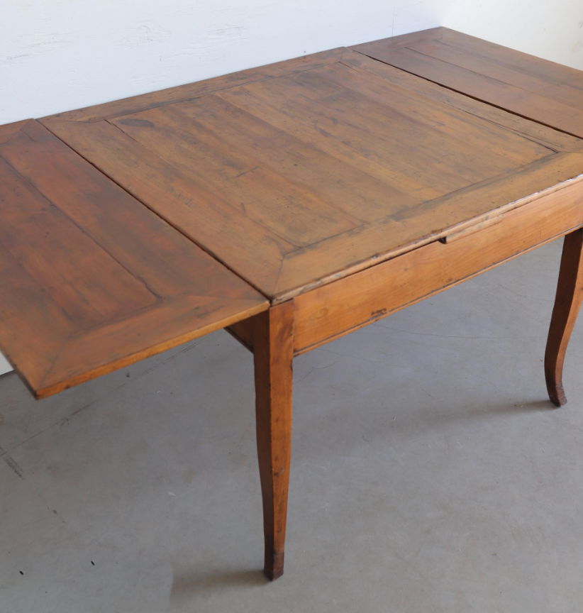 18th Century Venetian Cherrywood Square Table with Two Leaves